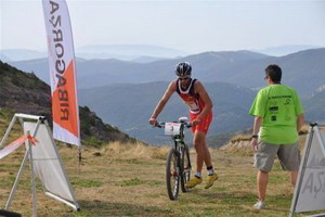 Laspaules acogen un duatlón muy especial